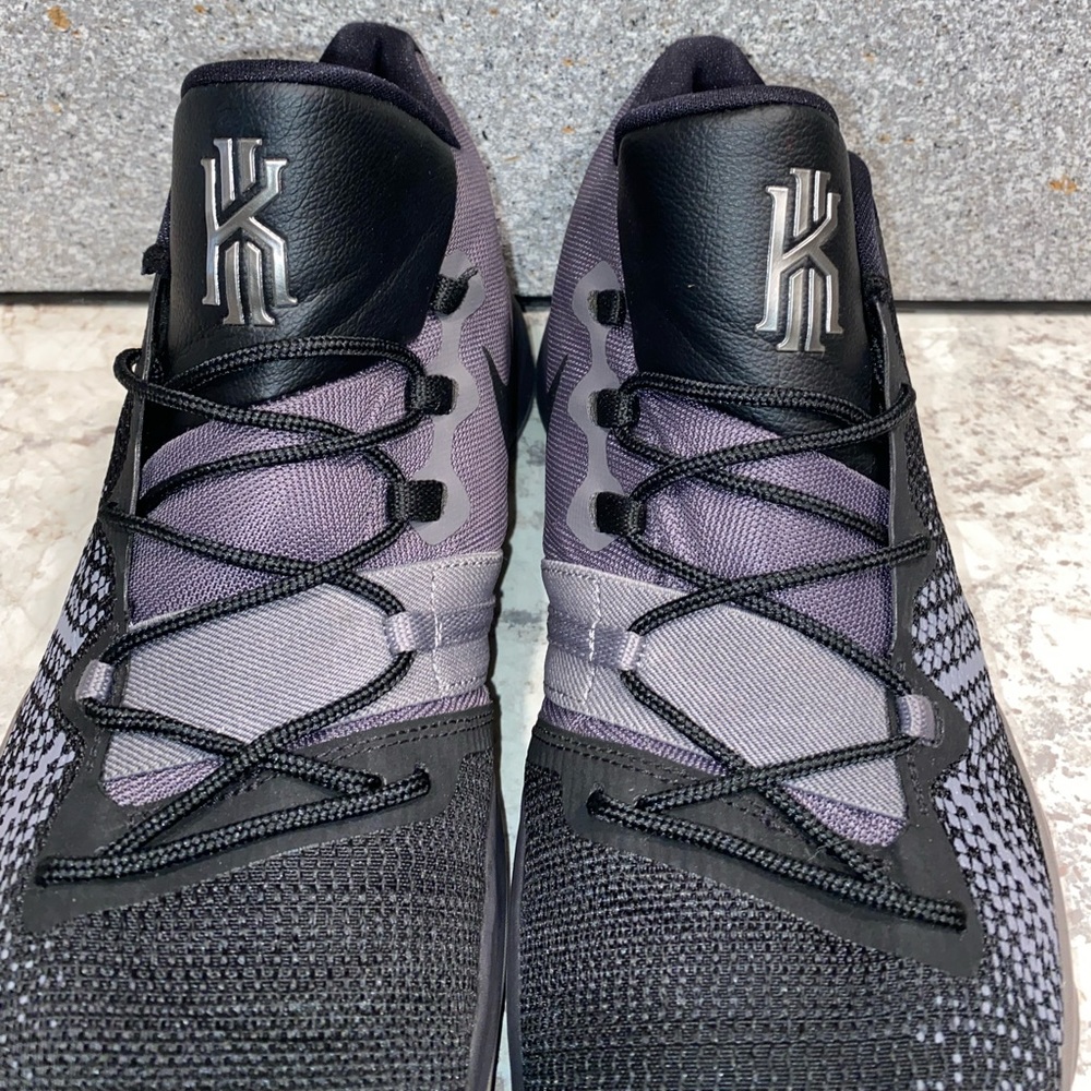 nike kyrie flytrap black thunder grey